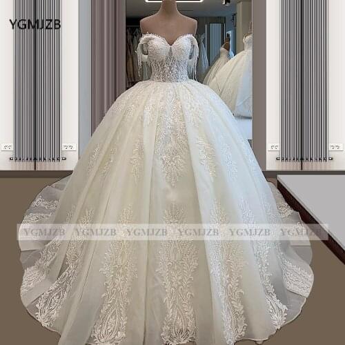 Off Shoulder Ball Gown White Princess Wedding Dress 2020 Plus Size Lace Applique Bridal Gown Bride Dress Robe De Mariee