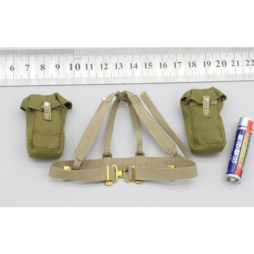 UD9005 1/6th WWII British Army Locomotive Courier Chest Hanging Belt Bag Model