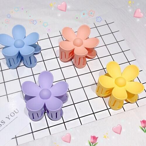 Candy Color Big Flower Plastic Hair Claws Women Girls Cute Hair Clips Hairpin Fashion Hair Accessories
