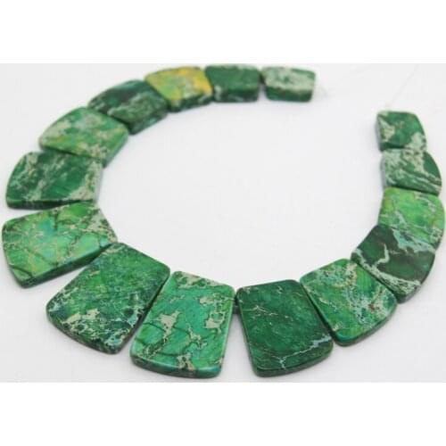 15pcs Green Imperial Jaspers Graduated Necklace Trendy Gift,Top Drilled Ocean Sediment Emperor Stone Trapezoid Slab Bead Jewelry