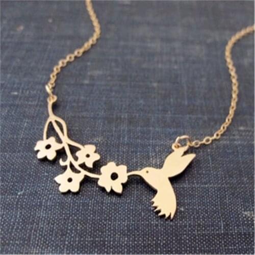 Fashion Flying Bird Flower Pendant Necklace Beautiful Swallow Olive Branch Necklace for Women Animal Vintage Handmade Jewelry