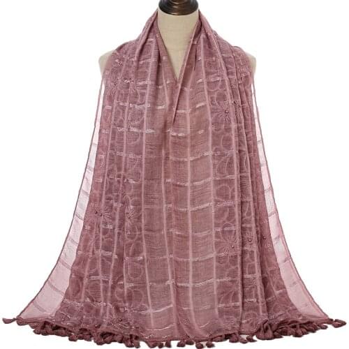 New Design Embroidery Geometric Floral Viscose Scarf Shawl Fashion Pearl Hijab Scarfs Foulard Muslim Hijabs Sjaal Autumn Winter