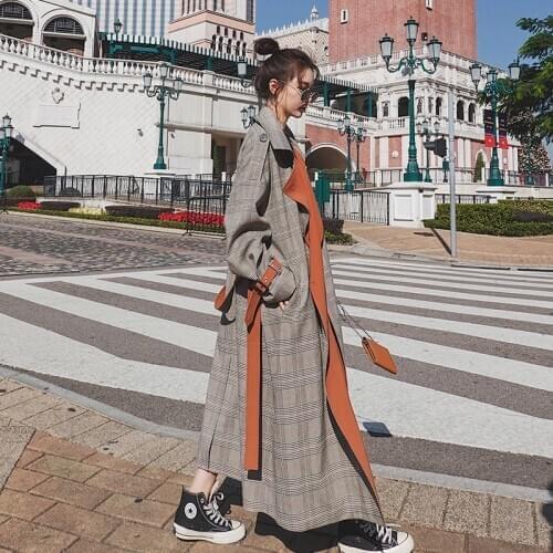 2020 New Spring Autumn Korean Retro Long Plaid Trench Coat Women Clothing Large Size Long Sleeve Windbreaker Overcoats m220