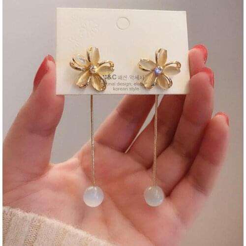 2021 Fashion New Korean Earrings Atmospheric Net Red Temperament Flower Crystal Long Womens Earrings All-match Cute Earrings