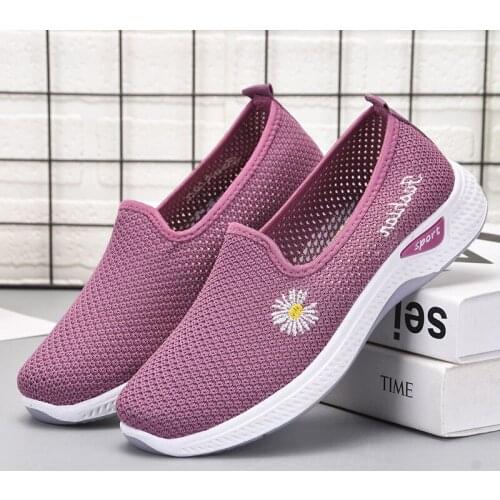 Womens mesh flying shoes, flat mother shoes, breathable womens casual shoes 2021 new womens shoes