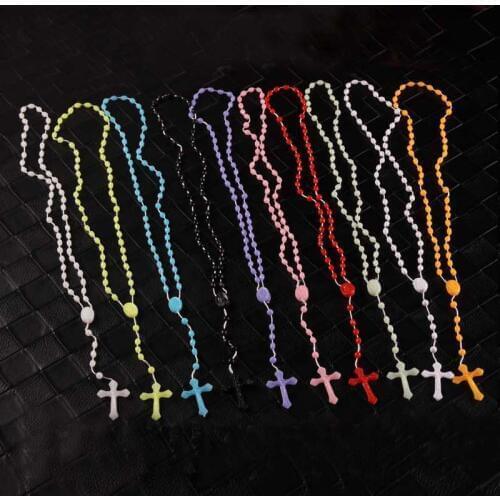 Free Shipping! 1000pcs Factory Wholesale Price Bright In Dark White Hot Cross Rosary Plastic Necklace