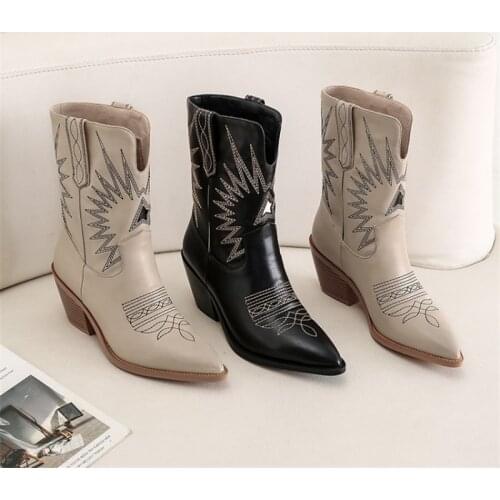 2019 Winter New Embroider Women Boots Med Heels Retro Knight Boots Female Genuine Leather Botas Mujer Western Cowboy Sale Boots