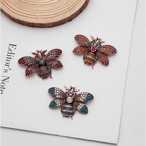 Exquisite retro fashion insect dripping brooch moth bee butterfly brooch brooch accessories female luxury jewelry