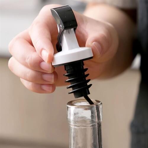 Oil Spout Oil Bottle Plug Pour Mouth Wine Stopper Soy Sauce Vinegar Bottle Plug Oiler Plastic Bottle Spout Pourer Liquor Pourer