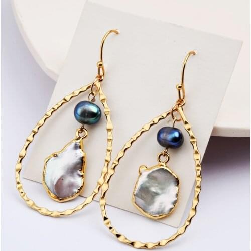 Gold Natural Freshwater Pearl Earring White & Black Pearls Dangle Earrings for Women Handcrafted Earring as Birthday Gift HD0366