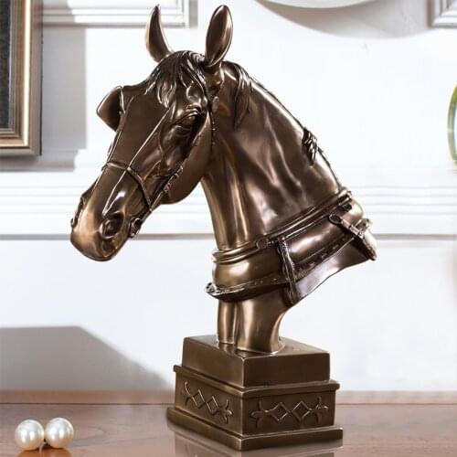 Quality Abstract Horse Head Sculpture Handmade Polyresin Battle Charger Statue Ornament Craft for Business Gift and Office Decor