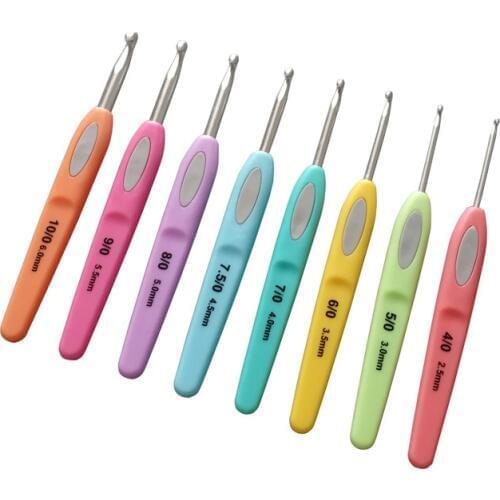 DONYAMY 8Pcs Aluminum Crochet Hooks Knitting Needles Set Multicolor Soft Plastic Handle Weave Craft 10 Sizes 2.5mm-6.0mm