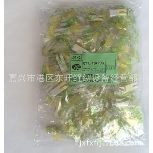 100pcs Pressure feet of industrial sewing machine, flat plastic pressure feet foot bottom plate with spring screw plate NT-18