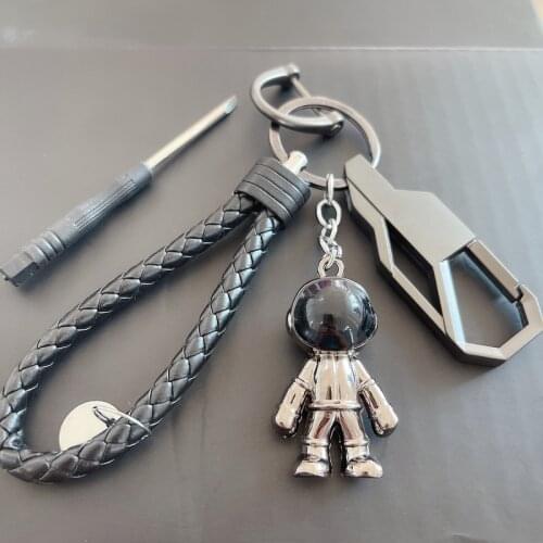 Handmade 3D Astronaut Space Robot Spaceman Keychain Gift For Man Friend Metal Car Backpack pendant gift Keyring With rope