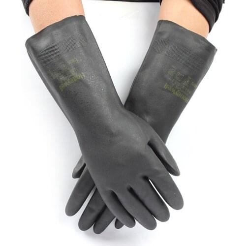 Household rubber gloves resistant to friction and oil