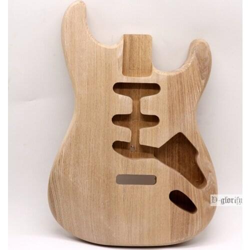 ST electric guitar three single body water music 3-4 fight Color as shown Material: Fraxinus mandshurica 3-fight Length: 45 cm