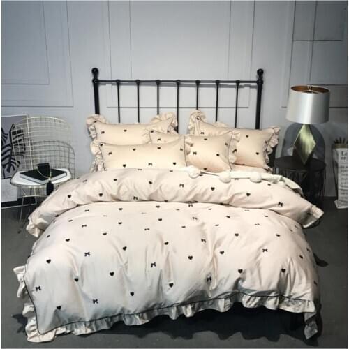 Lovely white Heart Egyptian Cotton Embroidery Luxury Royal Bedding Set King Queen Bed Sheet set Duvet cover Pillowcase 4/6pcs