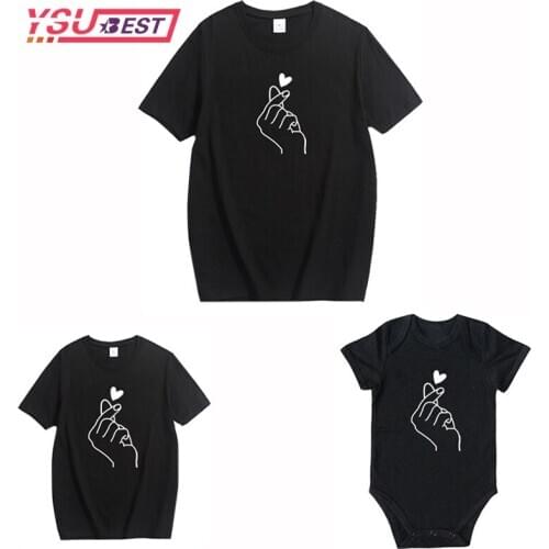 Love Family Matching Clothes Cotton Mother And Daughter Clothe T-shirt Mommy And Me Clothe Dad Son Baby Kids Girl Boy Clothing