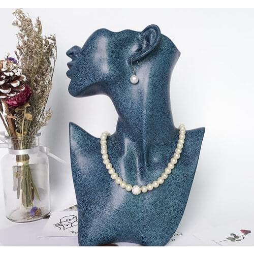 New Liglamorous 1PC Mannequin Half Head Eardrop Necklace Resin Jewelry Bust For Earring Display Mold Stand B handiwork