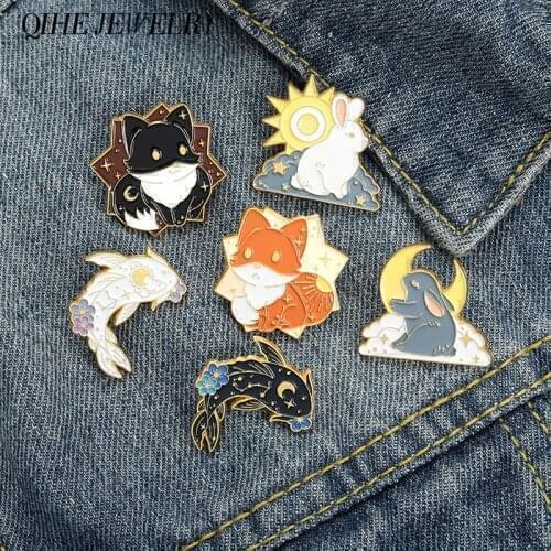 YinYang Koi Enamel Pin Moon Phase Badges Day and Night Animal Brooches Valentine Jewelry Men Women Jewelry Gift for Lover BFF
