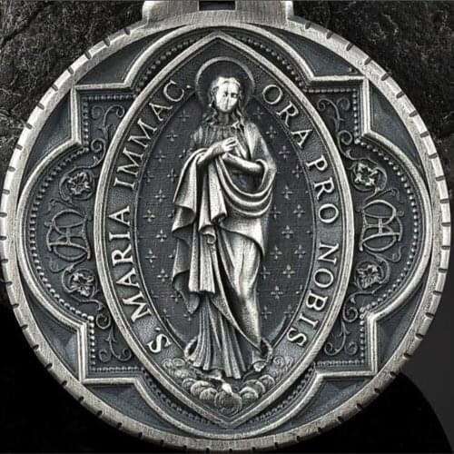 Christian Virgin Mary Catholic Religious Style Mens and Womens Sweater Chain Necklace New Hot Selling Pendant Necklace