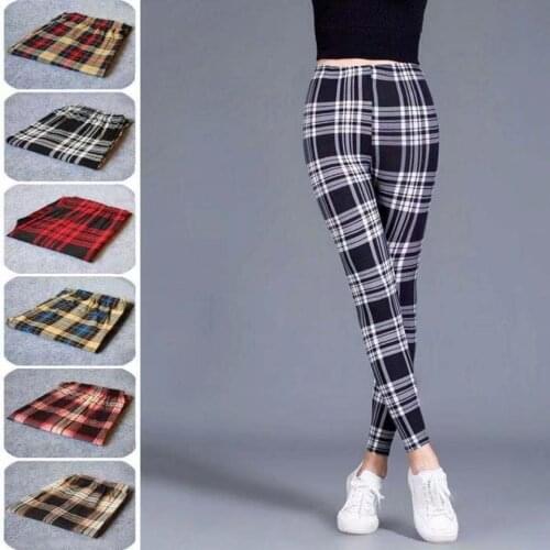 Plaid womens loose, breathable, soft and comfortable leggings show a good figure and good elasticity casual cropped trousers