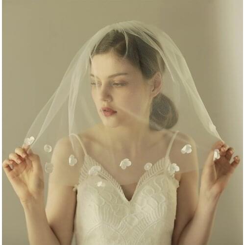 Simple Sweetheart Elbow Length Wedding Bridal Veil Cute Appliqued Blusher Headdress for Wedding Travel Studio Photo Prop V601