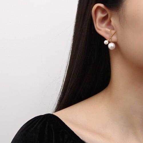 Fashion Golden Geometric Pearls Stud Earrings For Women Korean Pearl Pendant Irregular Portrait Coin Earrings 2021 Trend Jewelry