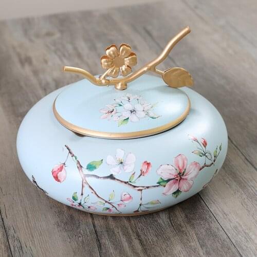 American household ashtray creative personality ceramic large ashtray with cover European living room coffee table storage ornam