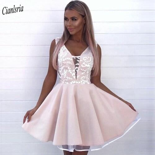 Pink Deep V-Neck Tiered Skirt Short African Cocktail Dresses Appliques Lace Sleeveless Mini Prom Party Homecoming Dress