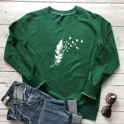 Feather Birds Flying Sweatshirt Aesthetic Women Graphic Free Spirit Pullover Fashion Long Sleeve Wild And Free Nature Sweatshirt