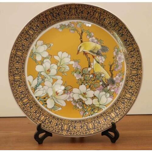 Exquisite Chinese Handmade Archaistic Famille Rose Porcelain Plate Painted With Double Birds and Flowers
