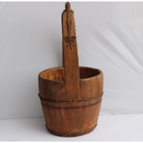 Old wooden water bucket, Chinese antique