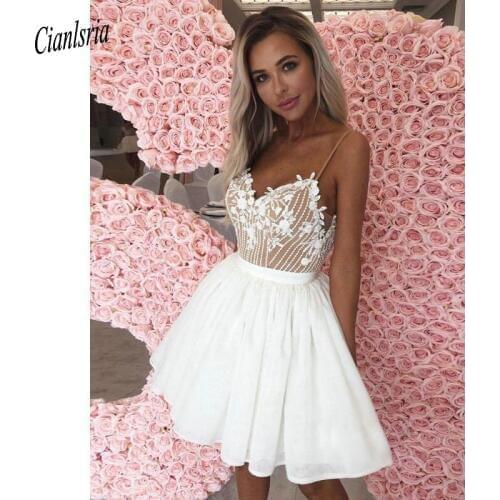 Elegant Spaghetti Straps Beading Short Homecoming Dresses 2020 V-Neck Sleeveless Appliques Lace Knee Length Graduation Dress