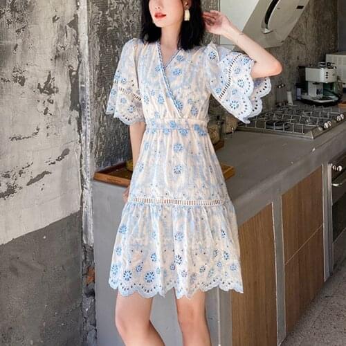 GypsyLady White Embroidery Mini Dress Cotton Eyelet Hollow Out Vintage Women Dresses Flare Sleeve Tiered Sexy Ladies Dress New