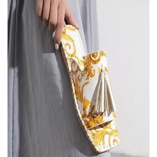 2021 European and American New Fashion Flower Tassel Womens Sandals Flat Heel Square Toe Open Toe Flat Slippers Womens Shoes