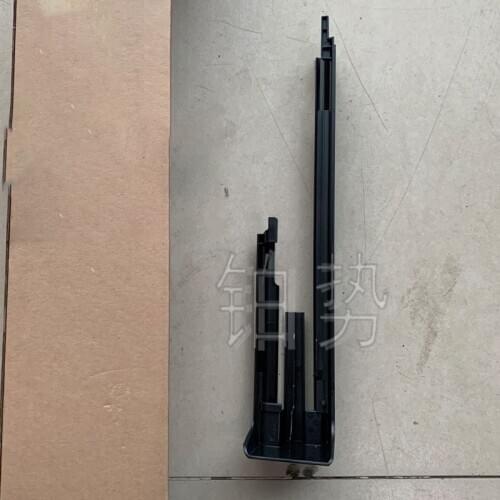 Car Rail cover 2017Por sch ePa nam era 2.9T 4.0T Interior seat track blocking cover Seat rail trim assembly Slide rail bracket