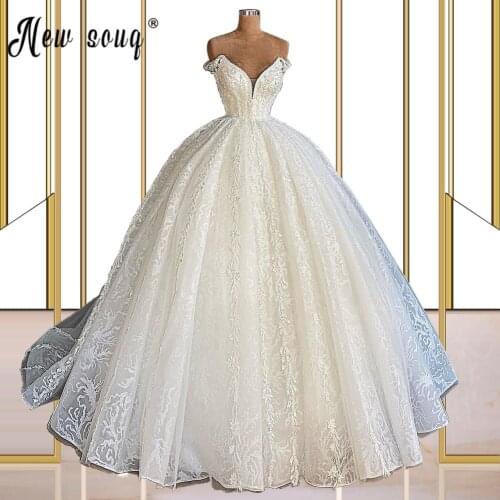 Elegant Lace Appliques Ball Gown Wedding Dresses 2021 Strapless Lbride Dress Wedding Women Arabic Celebrity Plus Size Bridal
