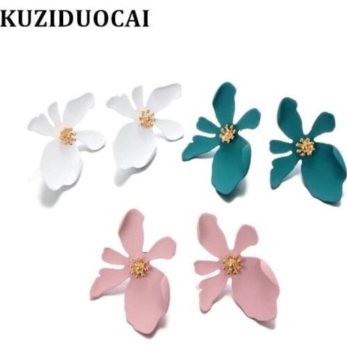 Kuziduocai New Fashion Jewelry Matte Elegant Fresh Daisy Irregular Petals Stud Earrings For Women Brincos Pendientes Gift E-1474