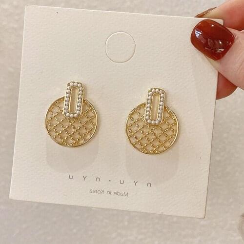 Minimalist Gold Color Imitation Pearls Lock Earrings for Women Alloy Circle Geometric Hollow Out Drop Earrings Party Jewelry
