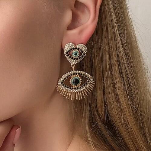 Personality Design Hollow Heart Earrings Alloy Inlaid Diamond Cats Eye Stud Earring Jewelry Accessories