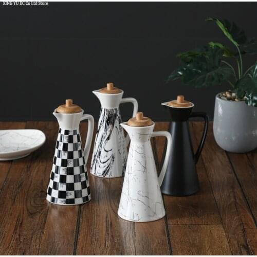 Ceramic Creative Oil Pot Household Kitchen Storage Soy Sauce Vinegar Bottle Large Capacity Japanese Sake Pot Kitchen Supplies