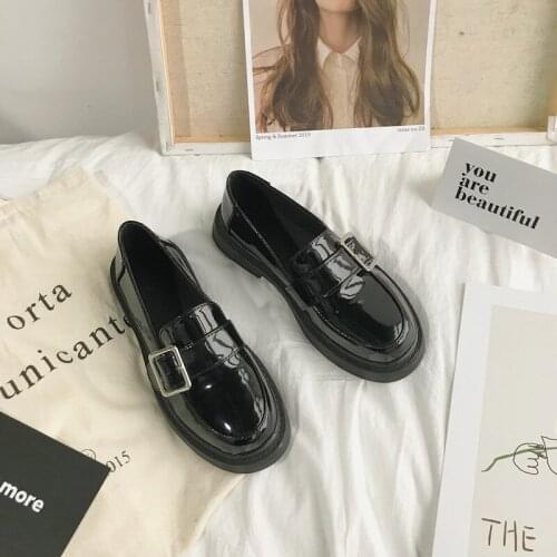 2021 spring and autumn new British style womens platform fashion simple and generous temperament small leather shoes