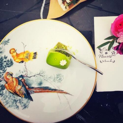 Ceramic Plate Round Tray Golden Brim Dish Chinese Ink Flat Tray Bone China Western Plate Food Dish Animal Forest Dinnerware 1pcs