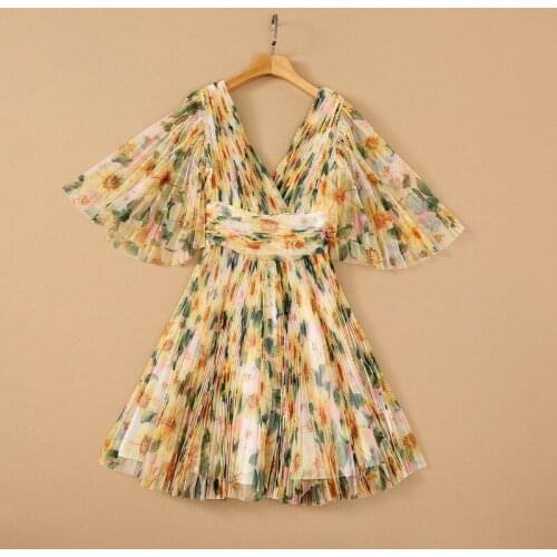 European and American womens wear for summer 2021 Three-quarter sleeve with V-neck printed pleated Fashion dress