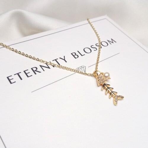 DAIMI 14k Gold-plated Micro-inlaid Rhinestone Fish Bone Necklace Womens Simple Temperament Clavicle Chain 2021 New Trendy Neckl