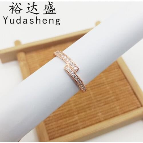 2021 Autumn Rose Sparkling Overlapping Ring Circle of Hollow Hearts on The Inside Which Will Fit Better When Stacked