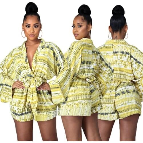 2021 Autumn New Arrivals Women Loose Short Jumpsuits Fashion V-neck High Waist Sashes Lace-up Casual Striped Print Mini Rompers