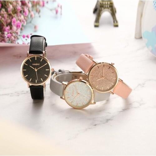 2021 New Watch Women Simple Classic Fashion Small Dial Womens watches Leather Strap Quartz Clock Wrist Watches Gift часы женски