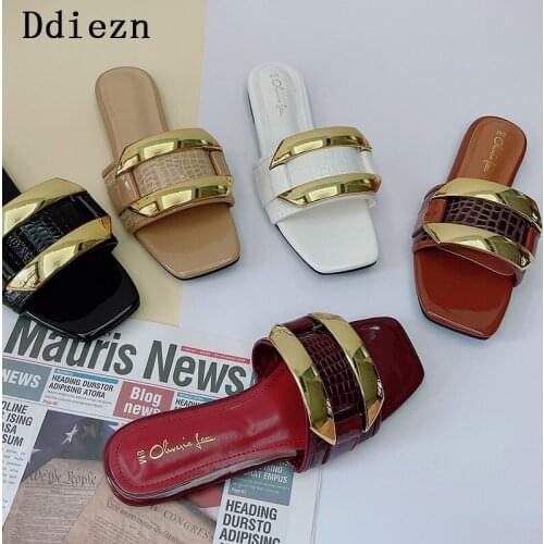 Slippers Women Flip Flop Summer Shoes 2021 New Casual Beach Flip flops Slides Female Metal Decoration Flat Square Toe Flip-flops